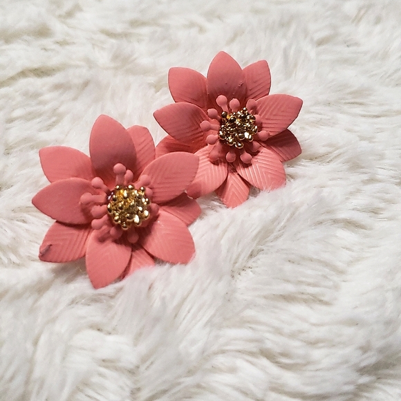 Handmade Floral Earrings Pink and Gold - Picture 3 of 5